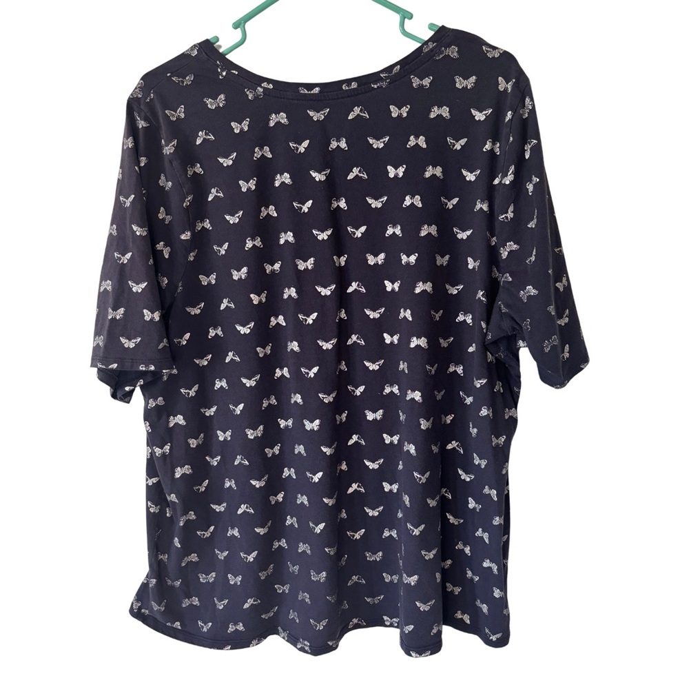 3/$20 Lane Bryant Navy Blue Butterfly Print V-Neck Short Sleeve Tee - Picture 2 of 5